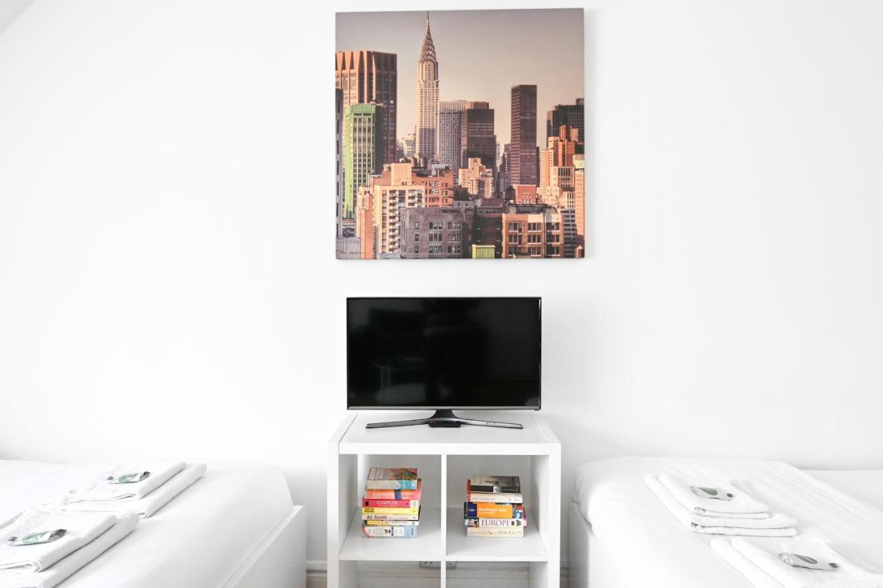 Soho Apartment, Theatres & Old Compton Street Londra Esterno foto